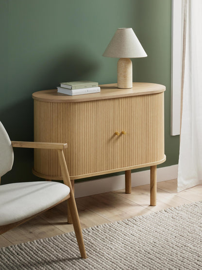Kleines Sideboard Calary mit geriffelter Front