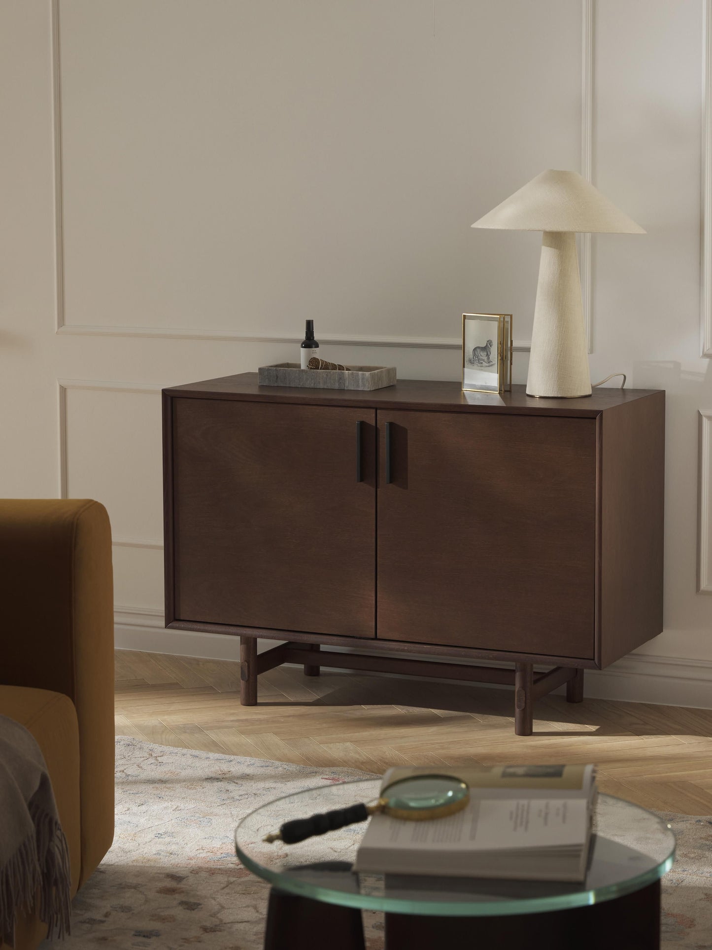 Kleines Sideboard Diana aus Eichenholz