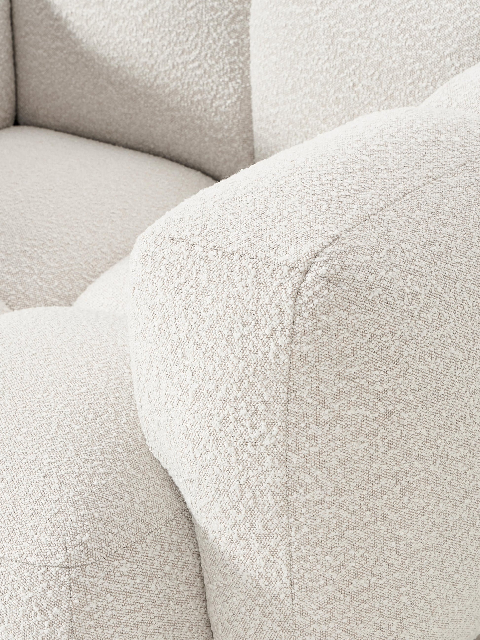 Loungesessel Tayla aus Bouclé