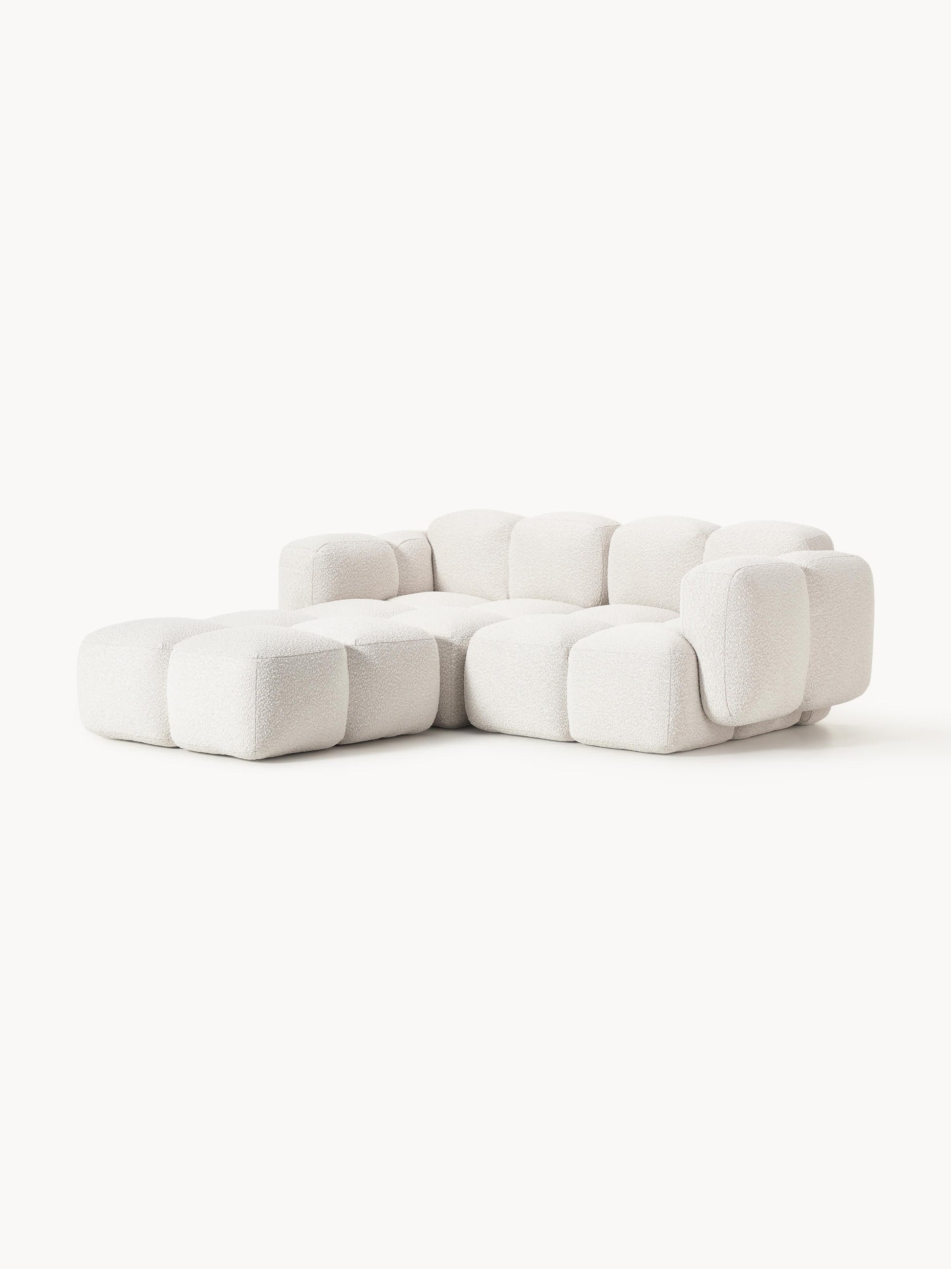 Modulares Sofa Tayla (3-Sitzer) aus Bouclé mit Hocker (links/rechts)