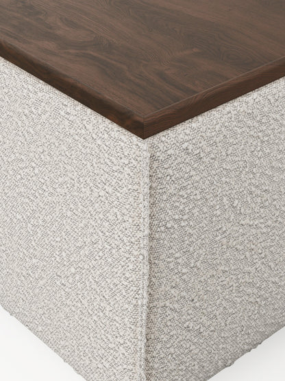 Sofa-Hocker Lennon aus Bouclé mit Stauraum