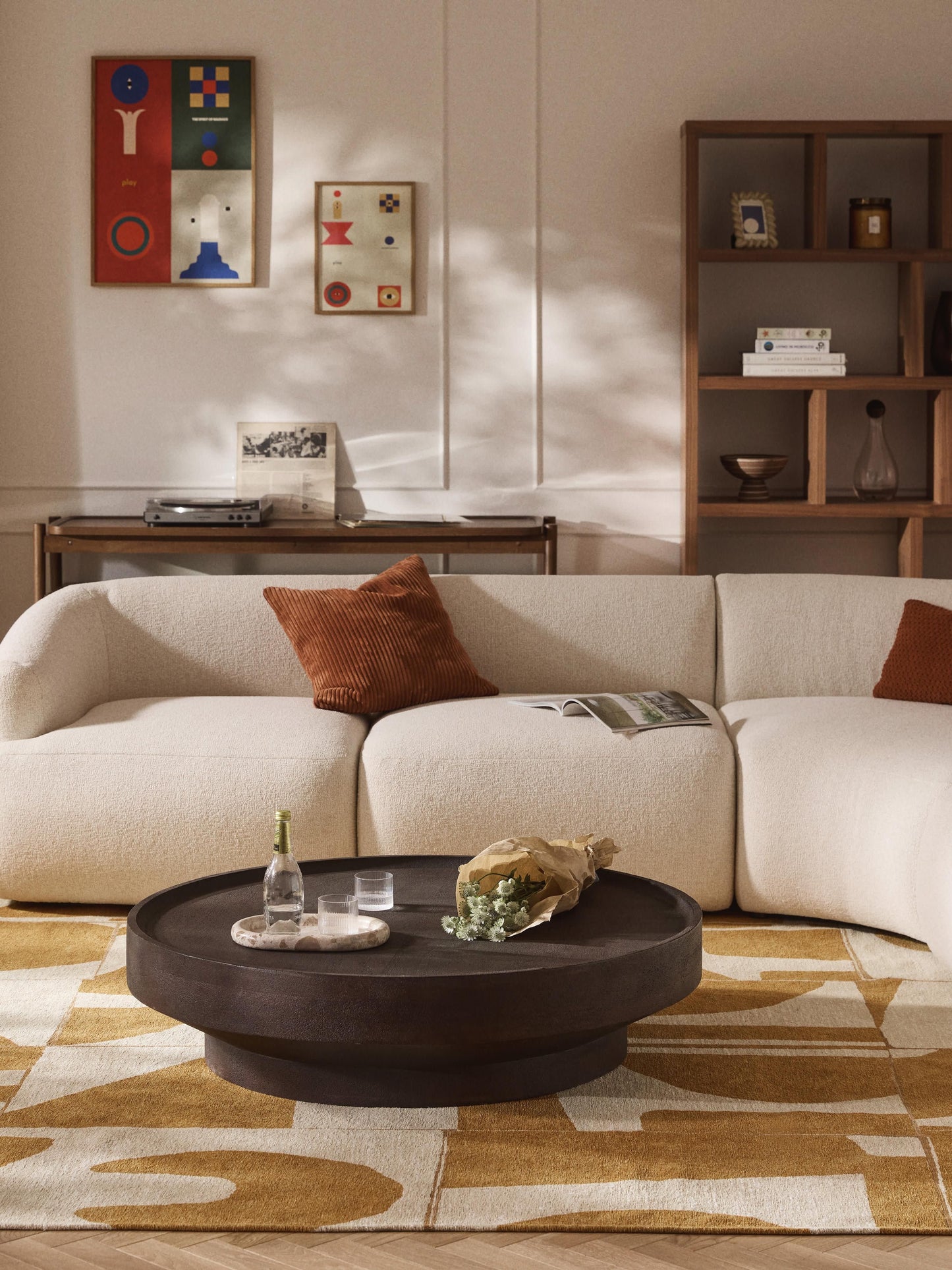 Runder XL Couchtisch Benno aus Mangoholz