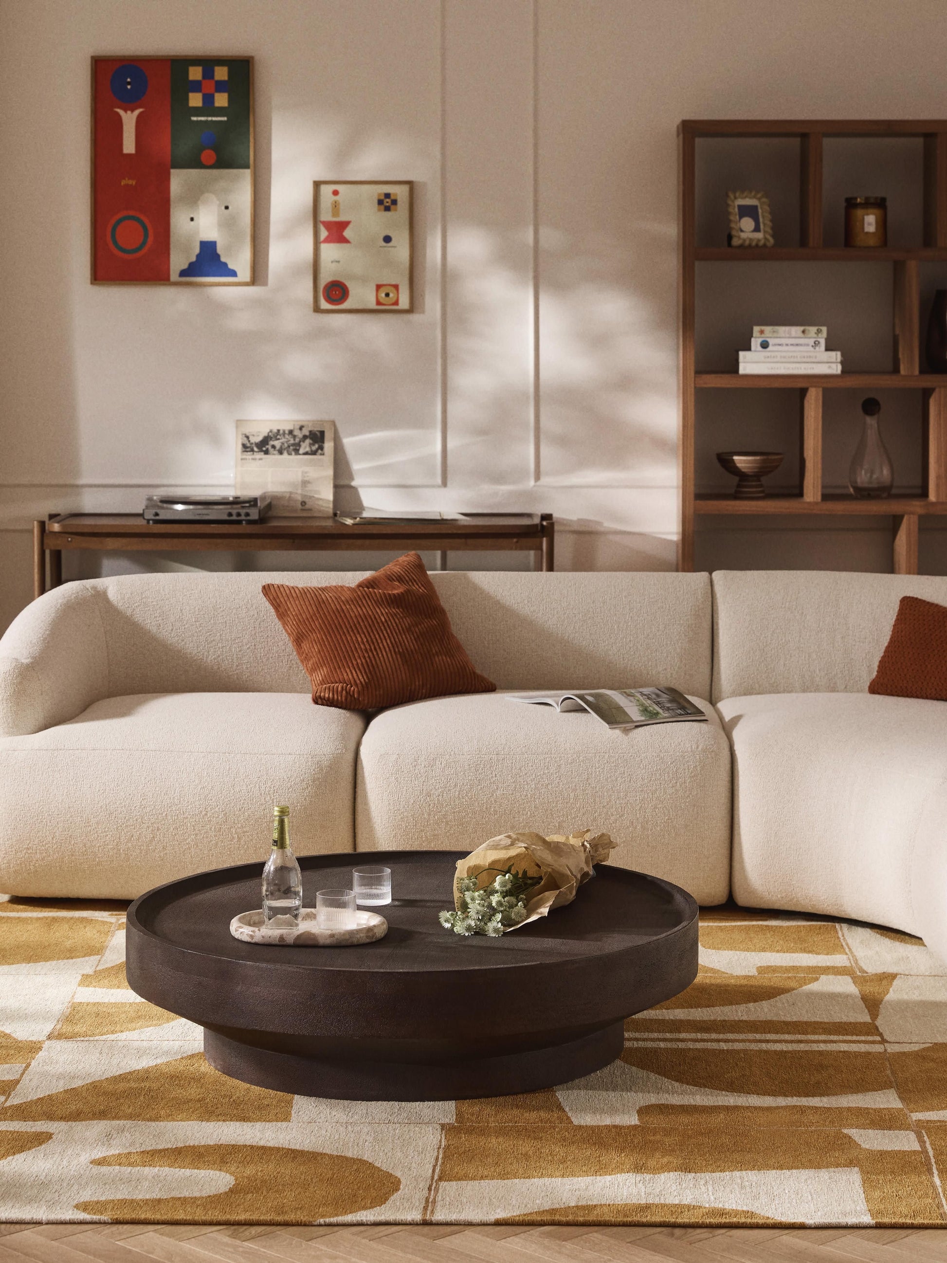 Runder XL Couchtisch Benno aus Mangoholz