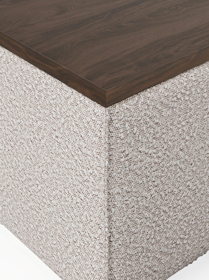 Sofa-Hocker Lennon aus Bouclé mit Stauraum