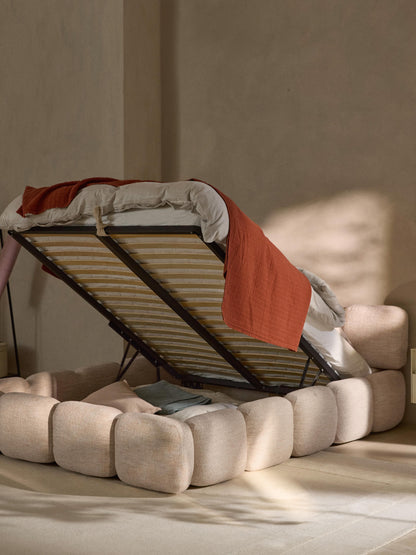 Polsterbett Tayla aus Bouclé mit Stauraum