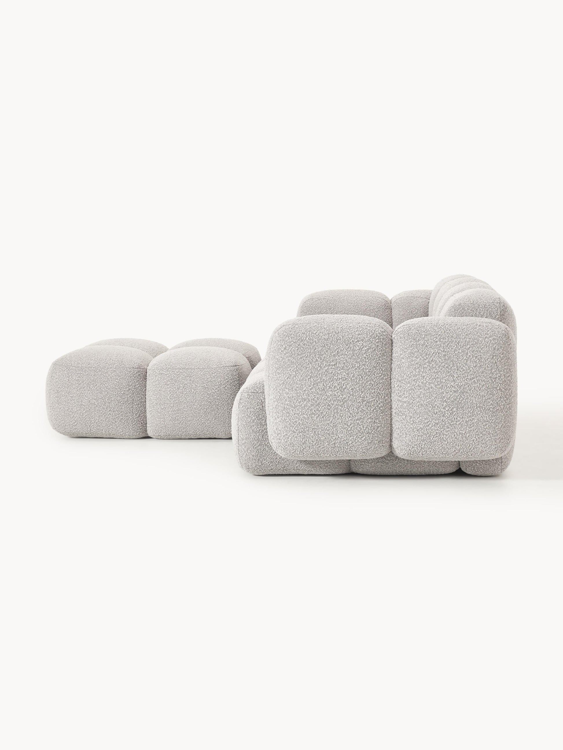 Modulares Sofa Tayla (3-Sitzer) aus Bouclé mit Hocker (links/rechts)