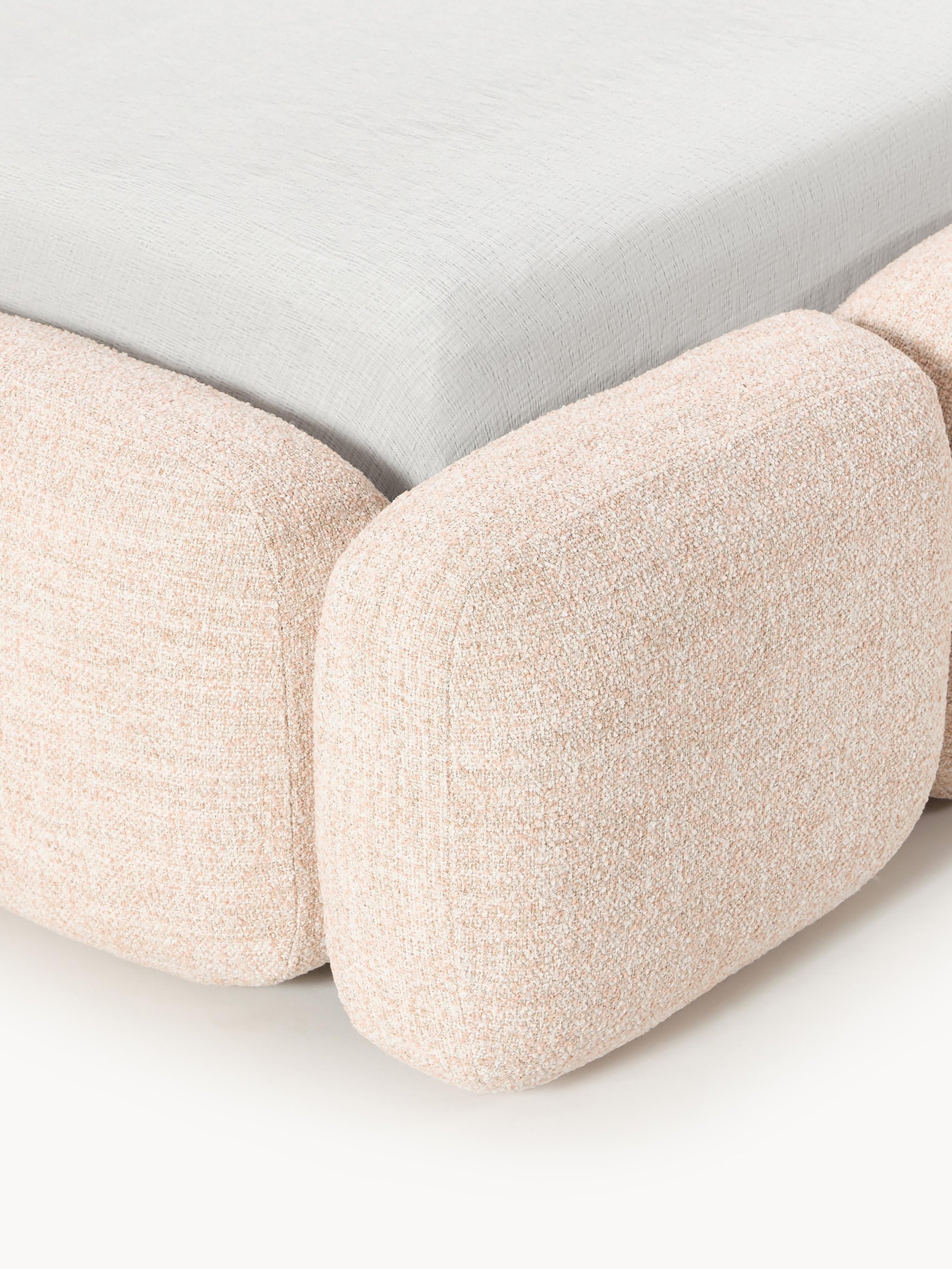 Polsterbett Tayla aus Bouclé