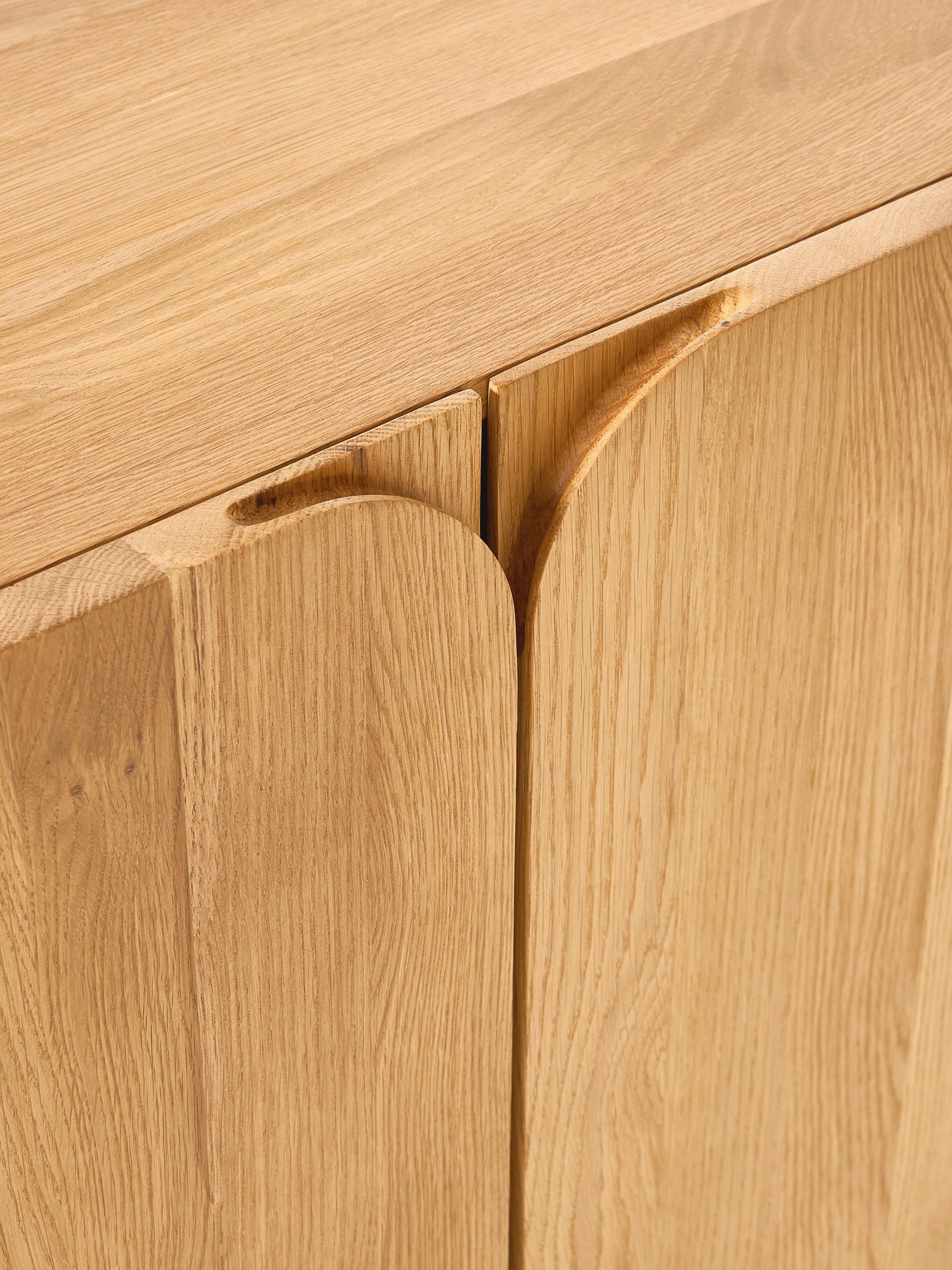 Sideboard Cadi aus Eichenholz