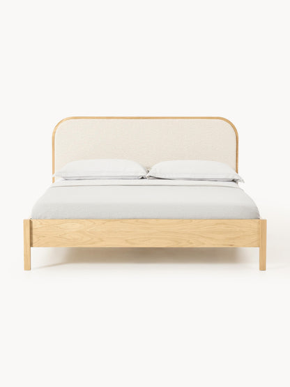 Holzbett Jones mit Kopfteil aus Bouclé