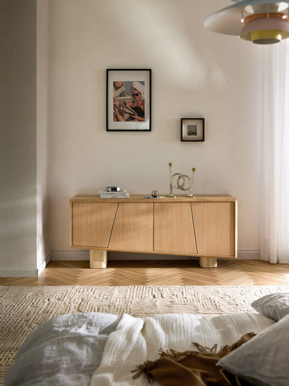 Holz-Sideboard Tundra mit Travertin-Beinen