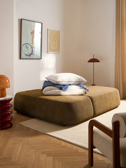 Schlafsofa Pao aus Teddy-Bouclé mit Stauraum