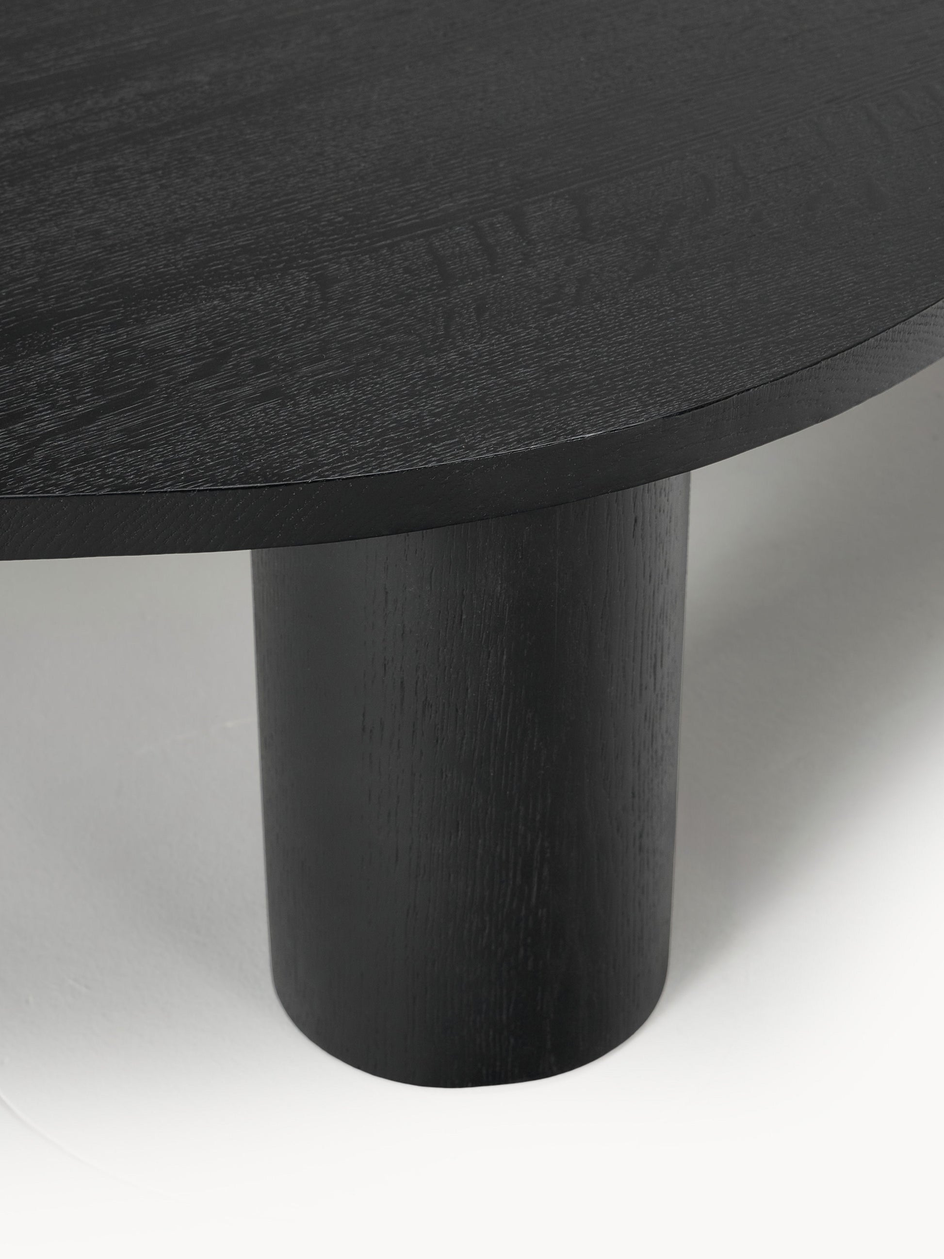 XL Couchtisch Didi aus Eichenholz in organischer Form
