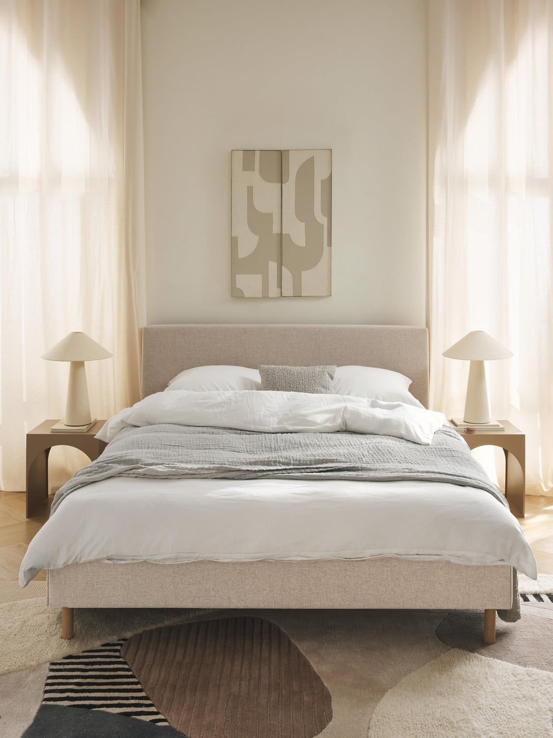 Giulia Upholstered Bed with Wooden Legs — Oatmeal