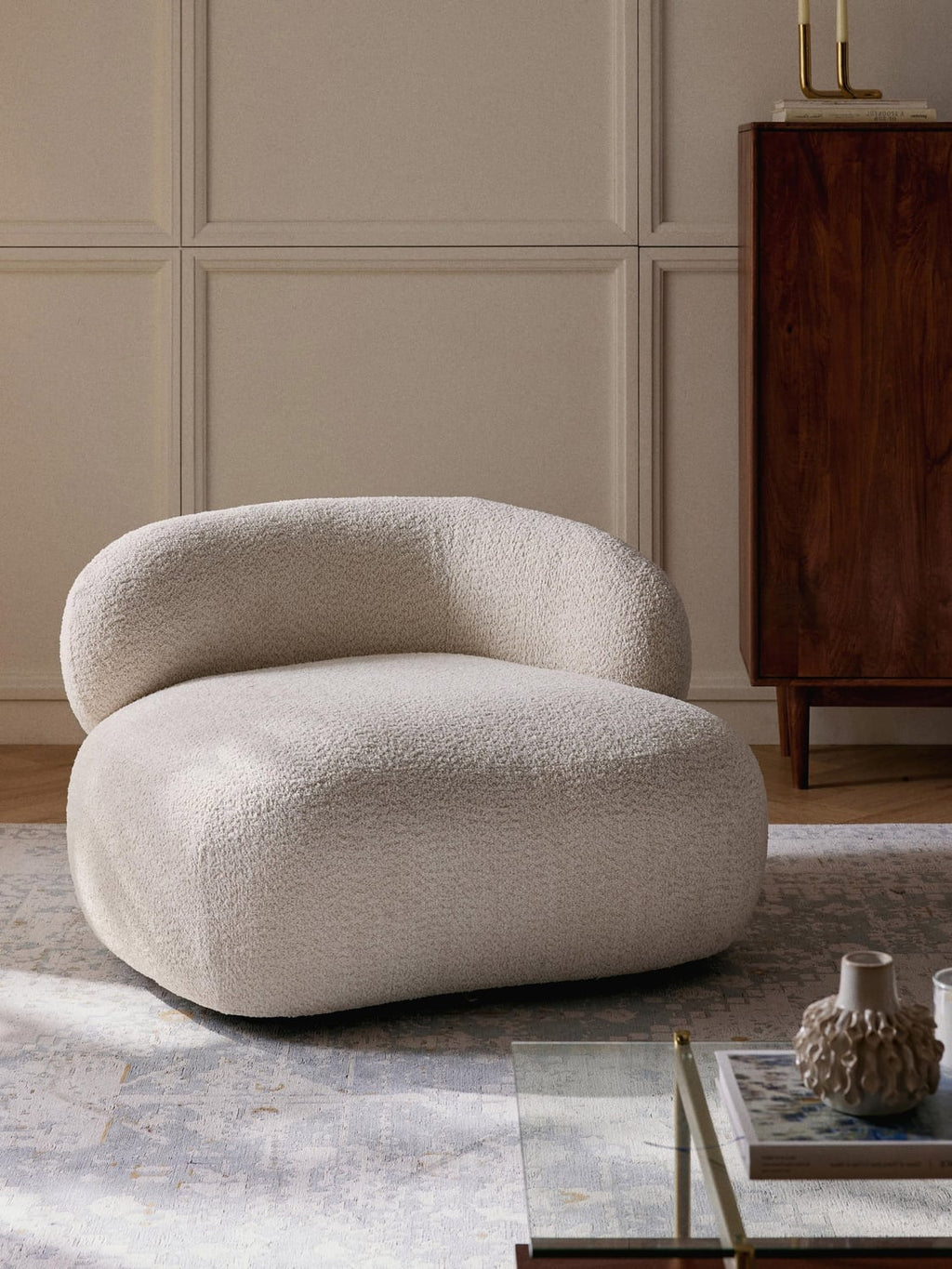 Alba Lounge Chair in Teddy Bouclé — Light Grey