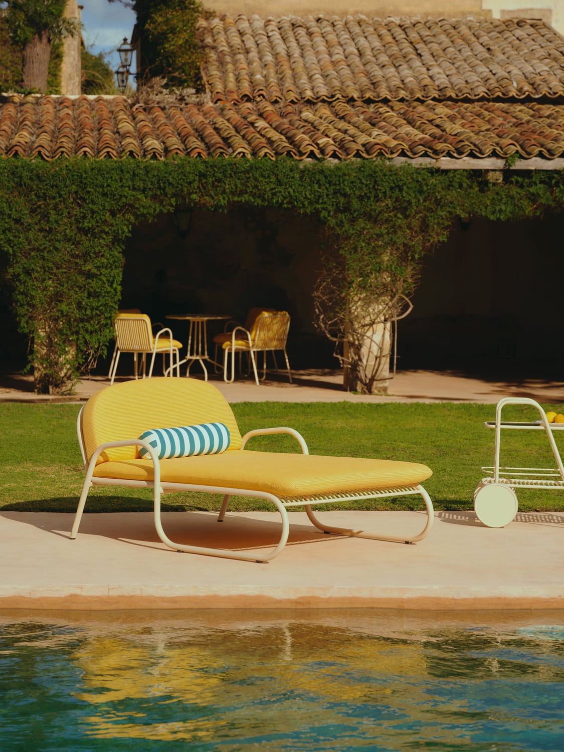 Giovanni Garden Daybed — Beige