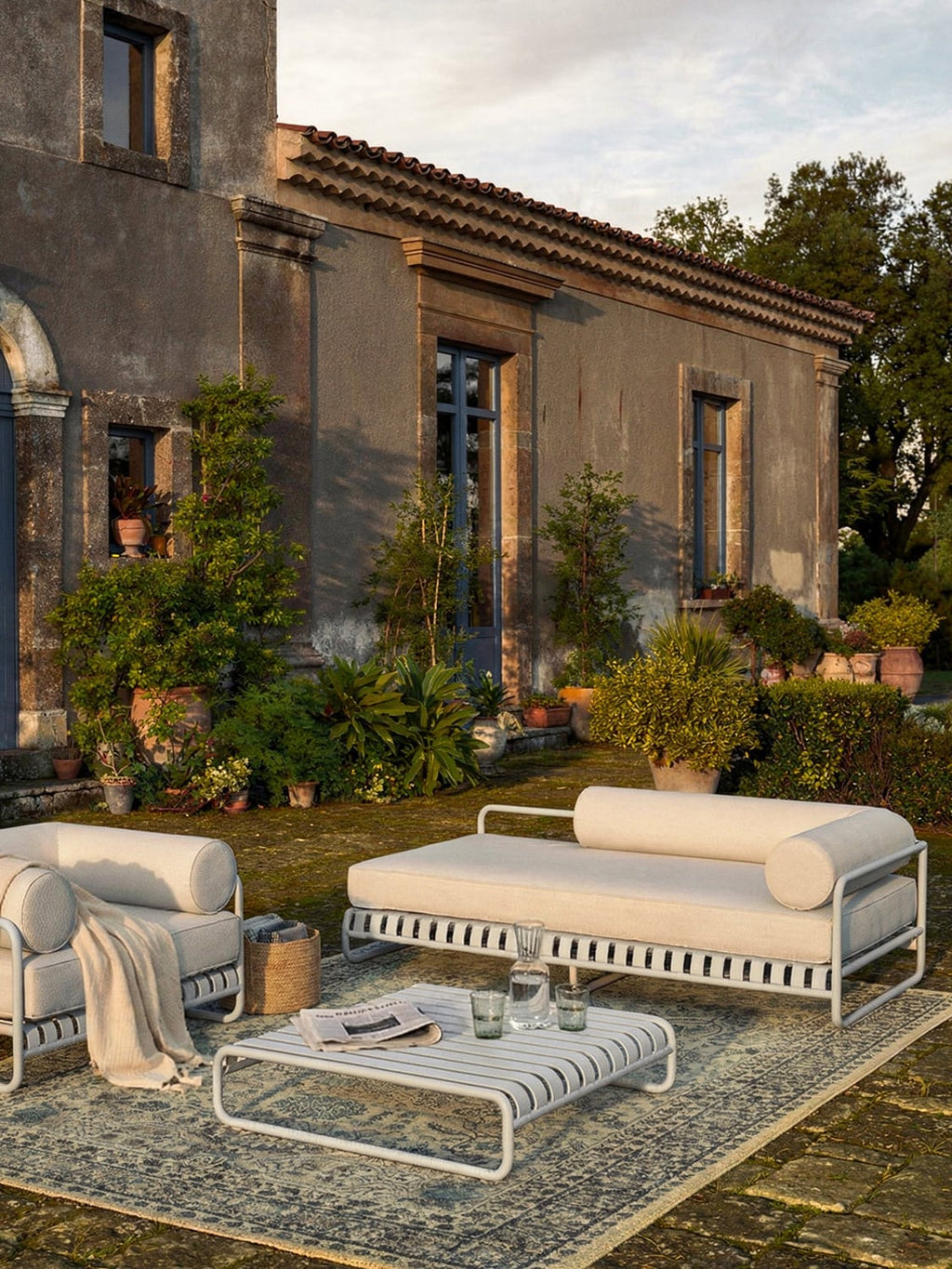 Caio Garden Daybed — Off-White