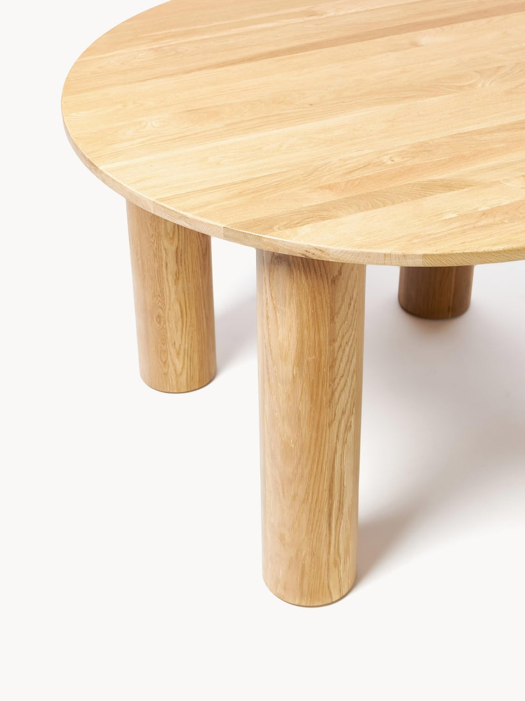 Ohana Round Dining Table in Oak, Ø 120 cm — Sand