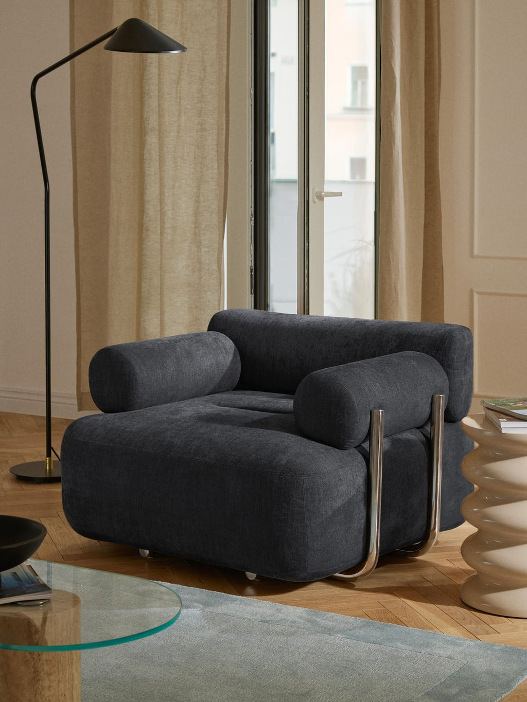 Stella Lounge Chair — Anthracite