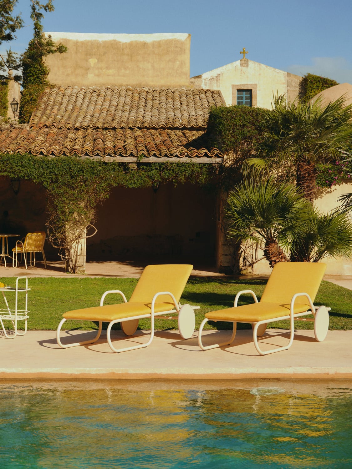 Giovanni Sun Lounger — Beige