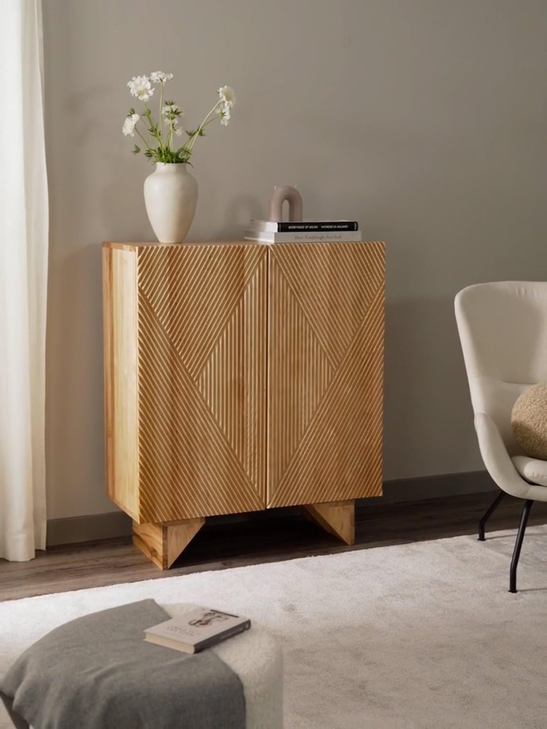Louis Highboard in Ash