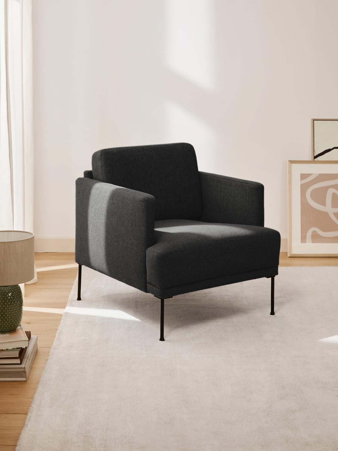 Fluente Armchair — Anthracite
