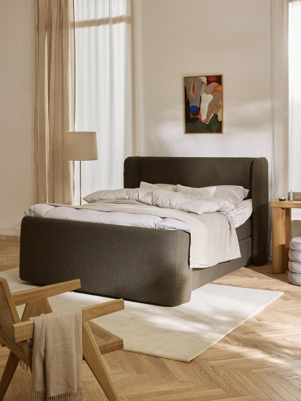 Perla Bouclé-Box-Spring Bed — Dark Grey