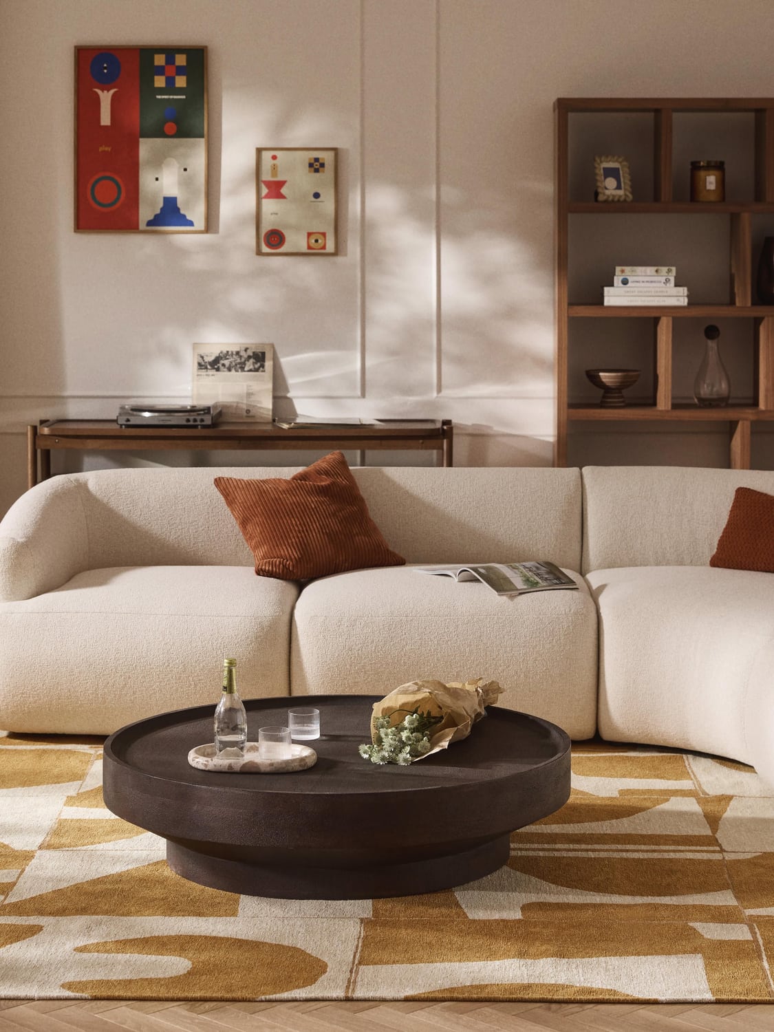 Benno Round XL Coffee Table in Mango Wood — Anthracite