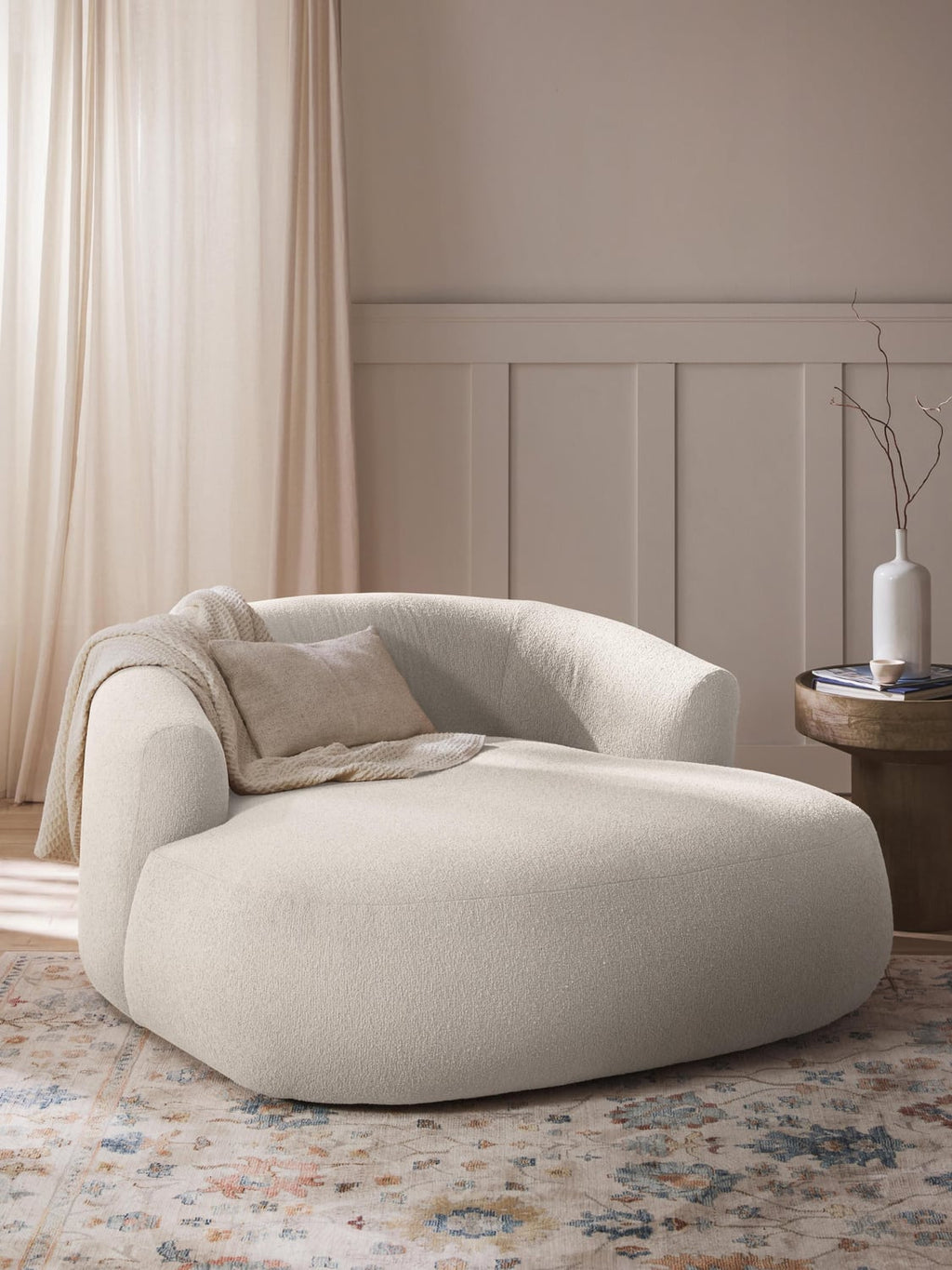 Sofia Bouclé-XL-Lounge Chair — Ivory