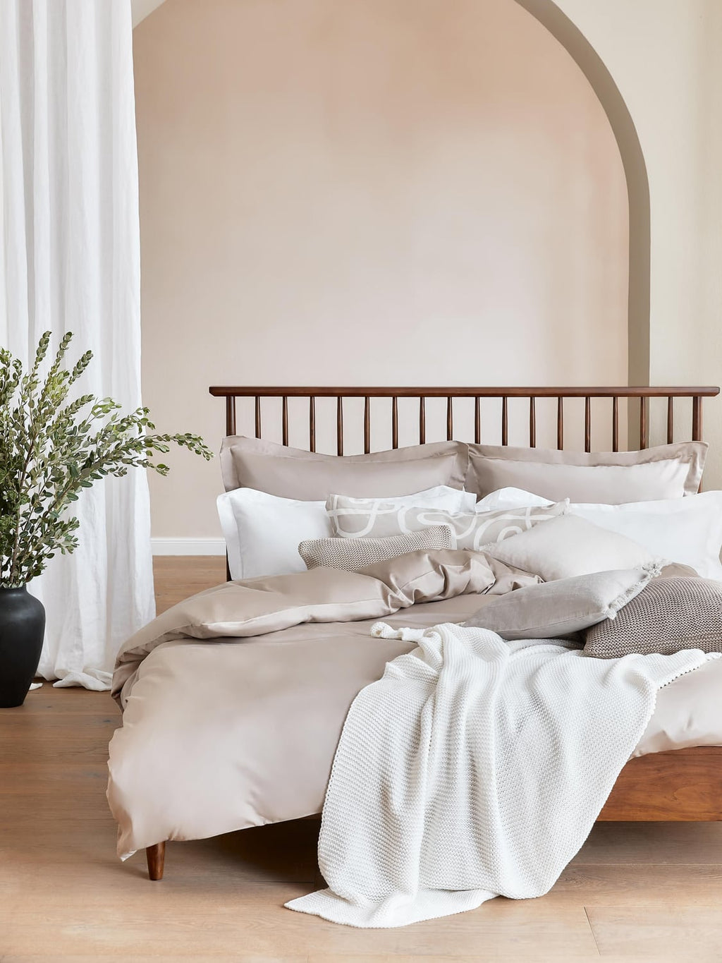 Windsor Wooden Bed with Headboard in Pine — Sand