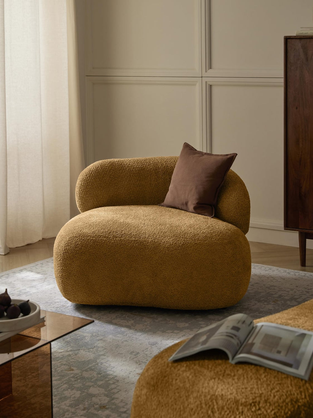 Alba Lounge Chair in Teddy Bouclé — Caramel