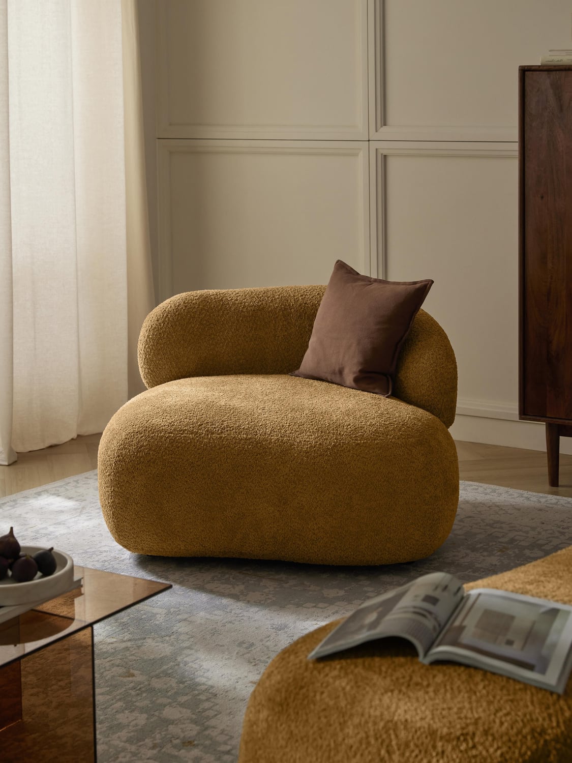 Alba Lounge Chair in Teddy Bouclé — Caramel
