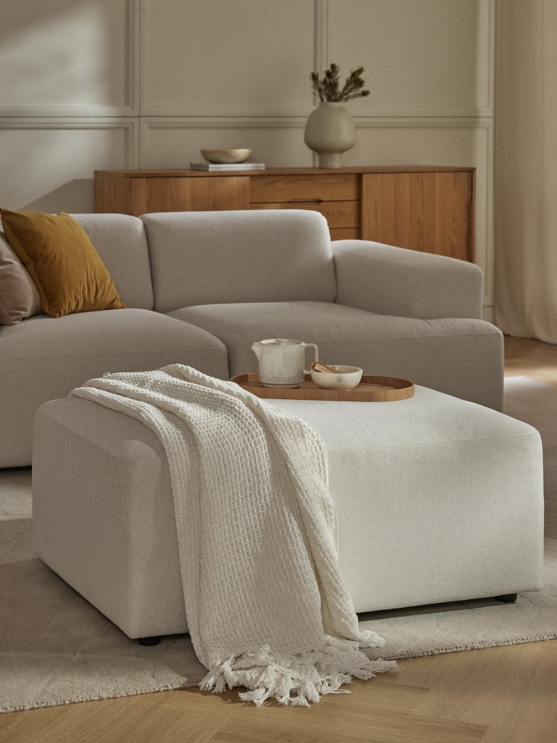 Melva Ottoman, B 99 x T 72 cm — Off-White