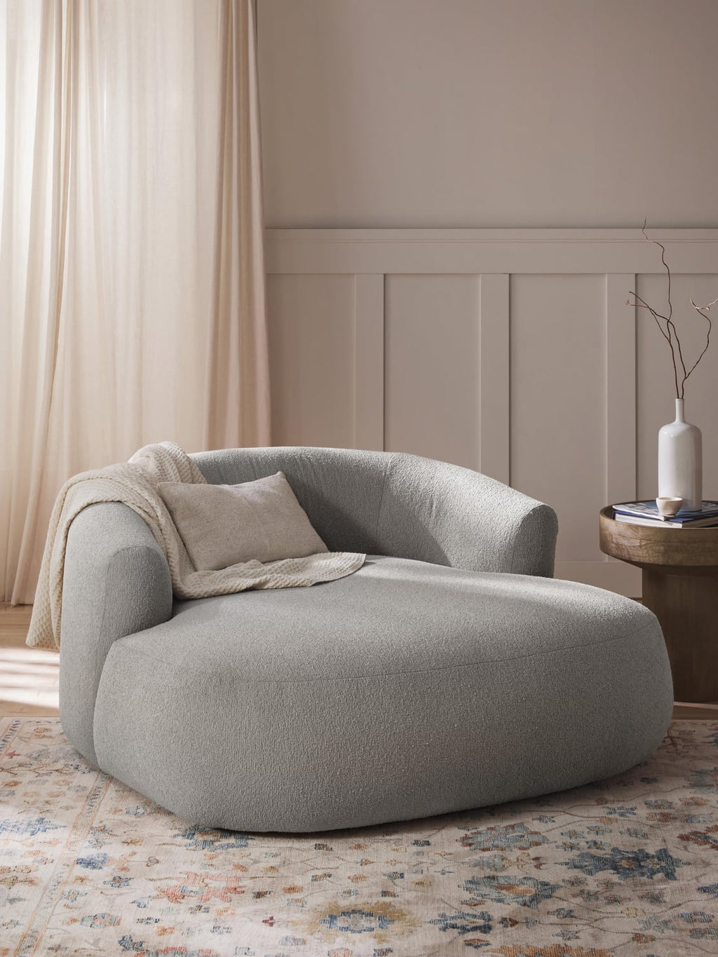 Sofia Bouclé-XL-Lounge Chair — Lilac