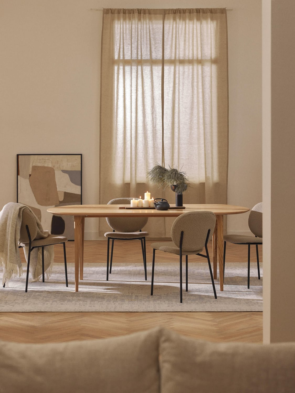 Archie Oval Dining Table in Oak, 200 x 100 cm — Beige