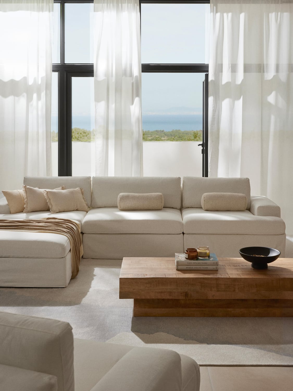 Russell Modular Sofa (4-seater) with Ottoman (left/right) — Off-White