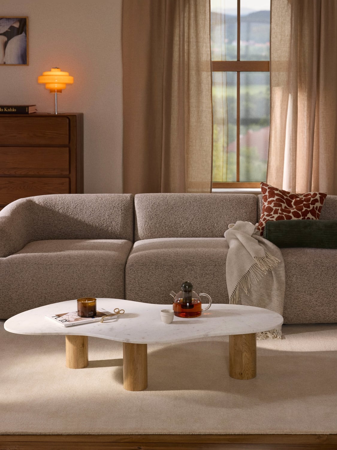 Naruto Marble-Coffee Table in Organic Form — Light Grey