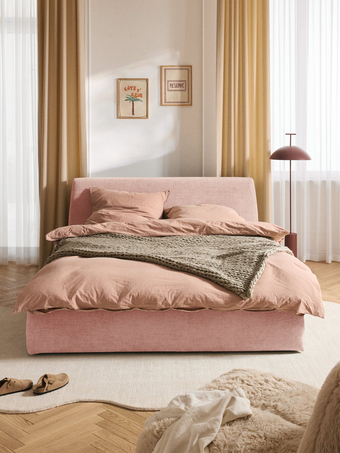 Cloud Upholstered Bed with Storage — Blush