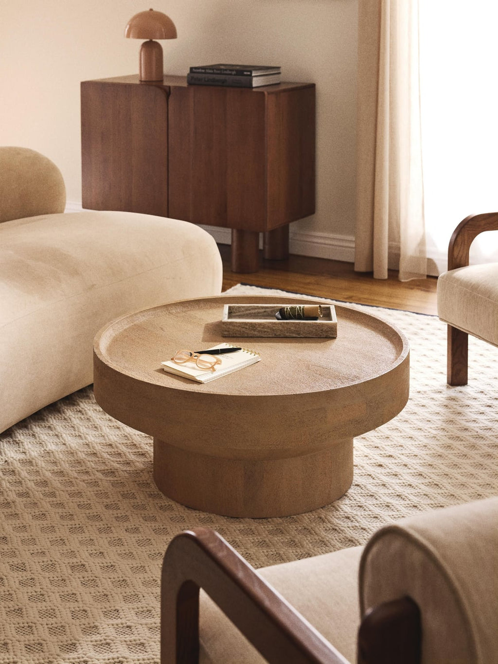 Benno Round Coffee Table in Mango Wood — Camel
