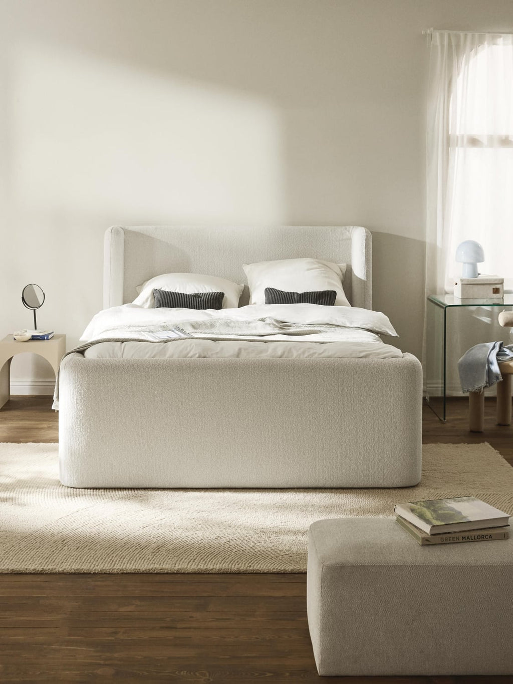 Perla Bouclé-Box-Spring Bed — Off-White
