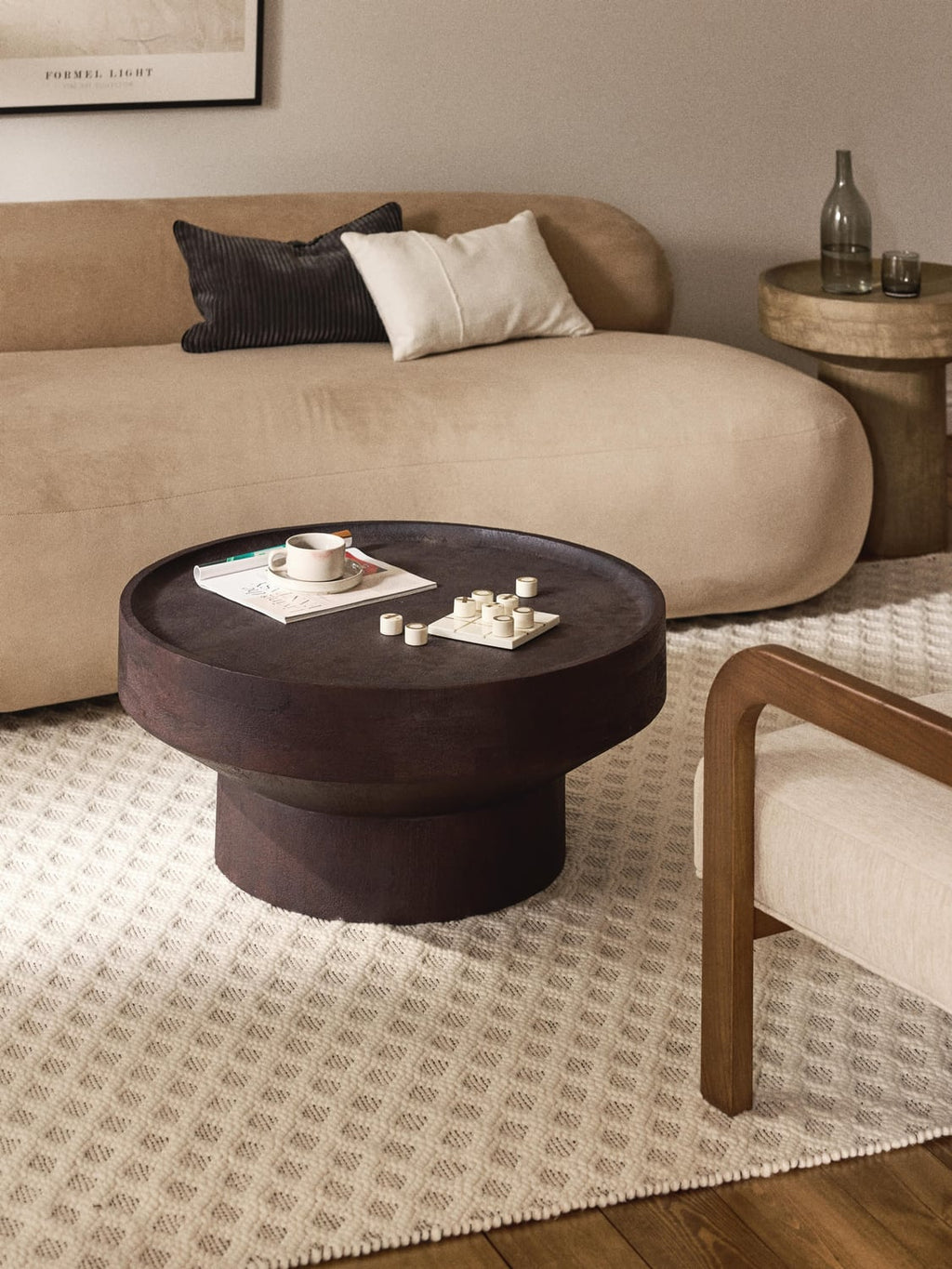 Benno Round Coffee Table in Mango Wood — Anthracite