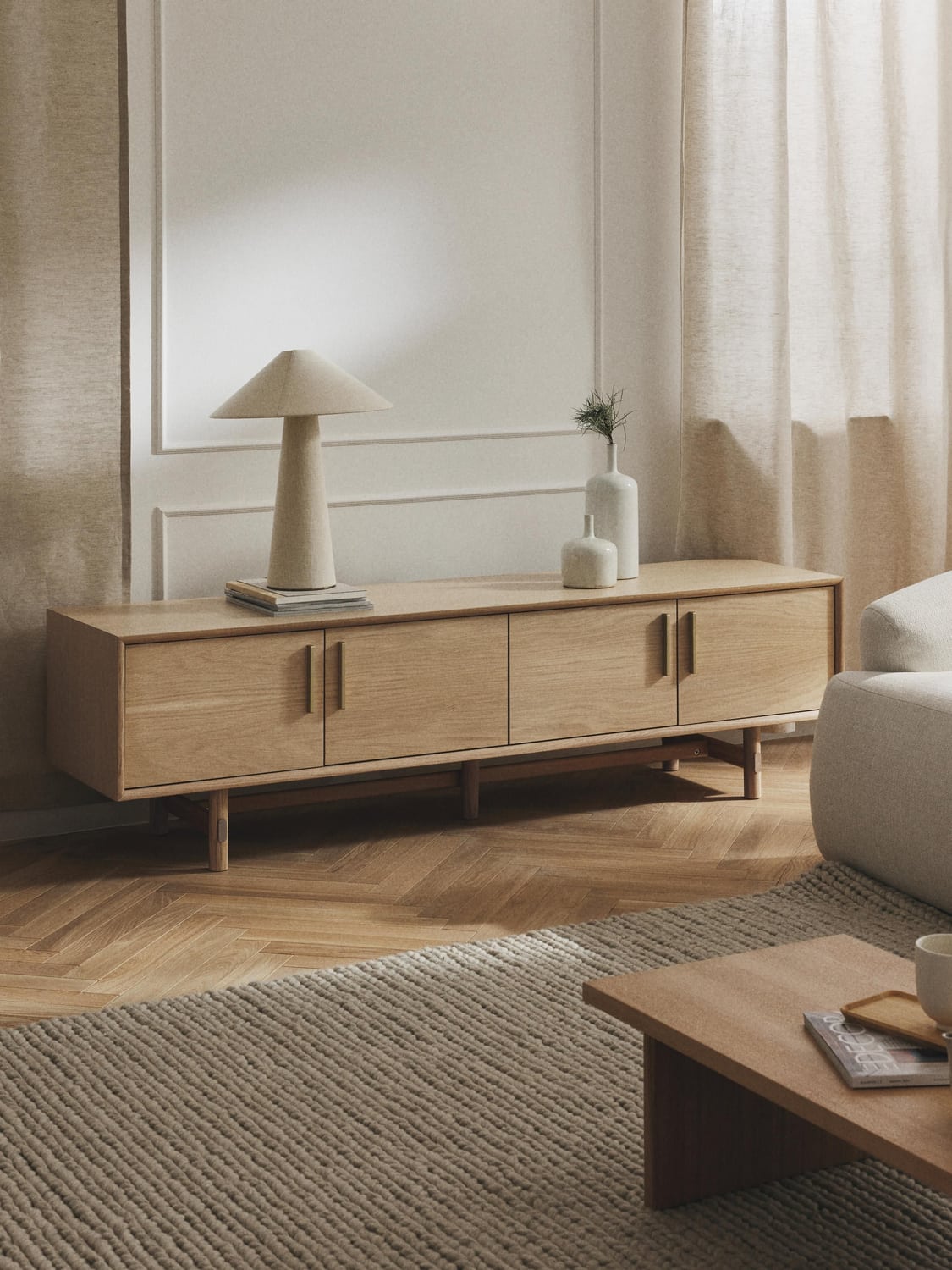 Diana Lowboard in Oak — Beige