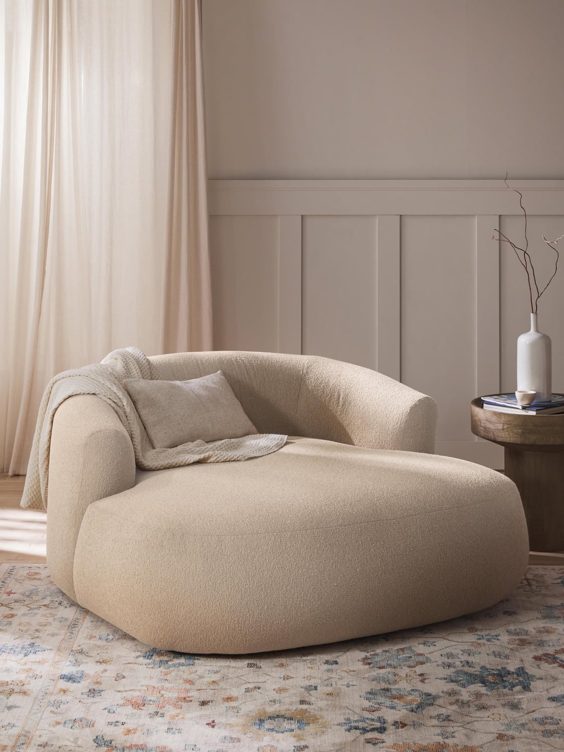 Sofia Bouclé-XL-Lounge Chair — Off-White