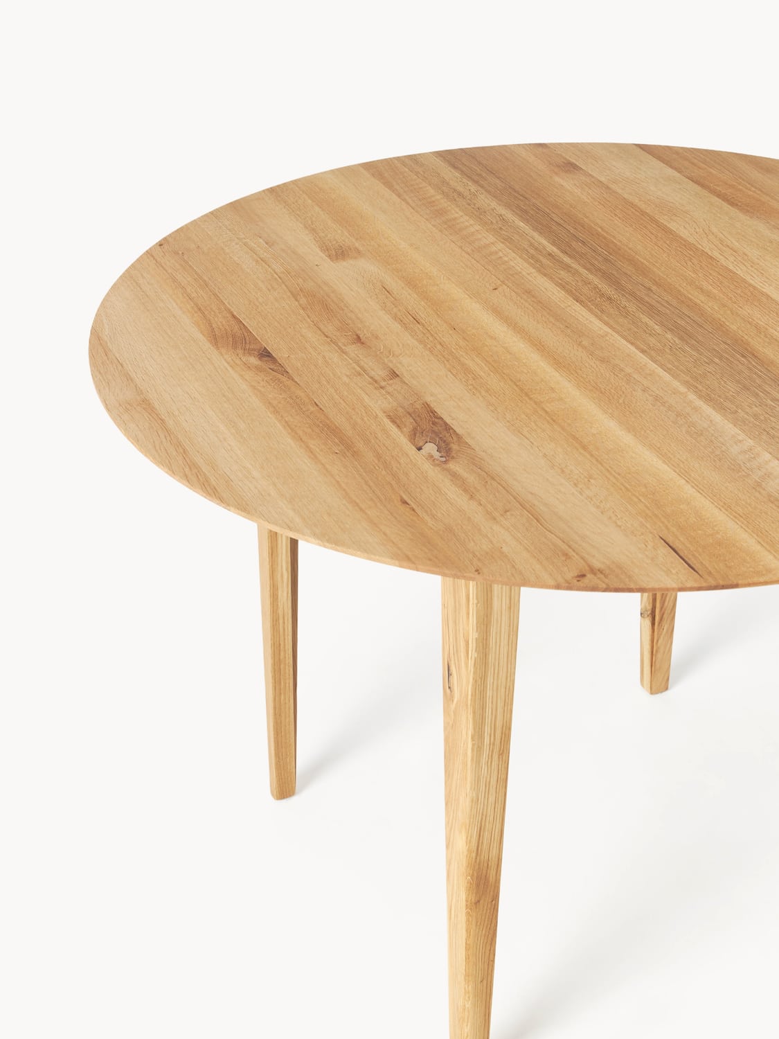 Archie Round Dining Table in Oak, Ø 110 cm — Sand