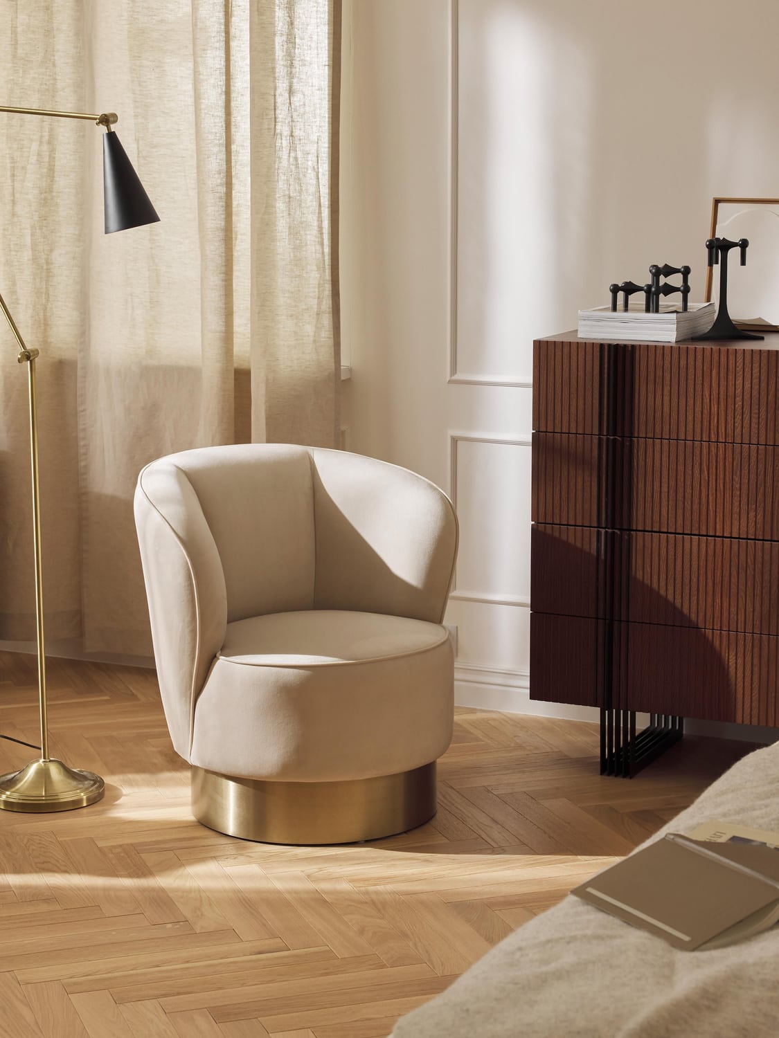 Olivia Velvet-Cocktail Chair