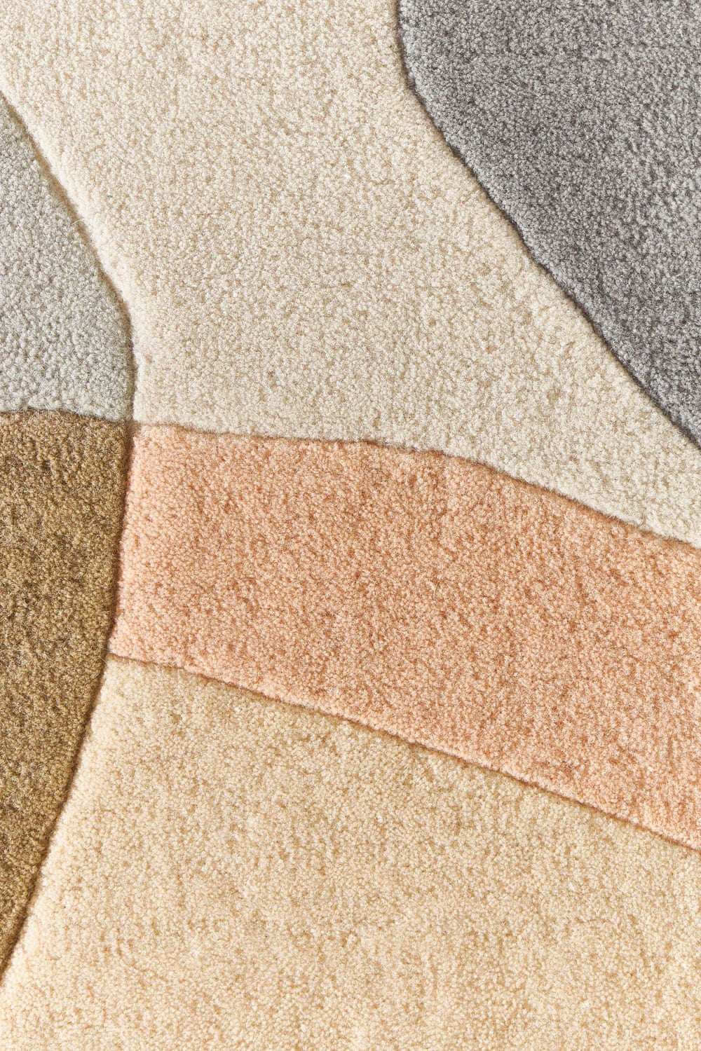 Luke Hand-Tufted Wool Rug with Abstract Pattern
