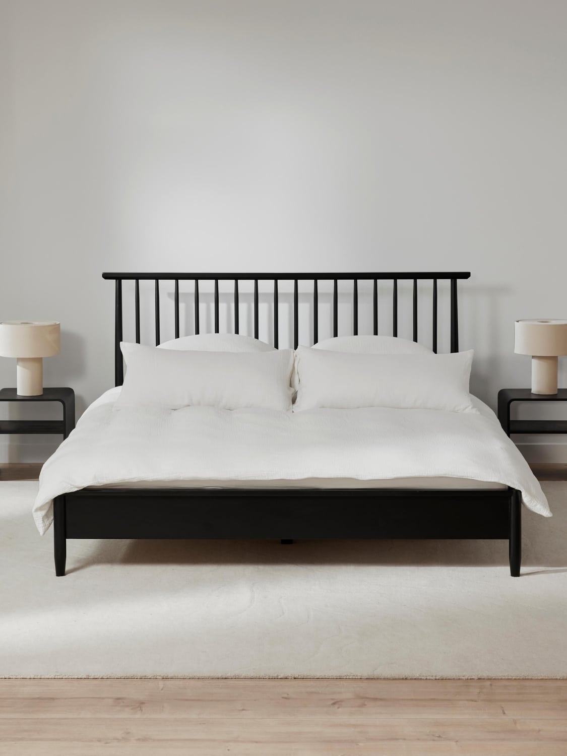 Windsor Wooden Bed with Headboard in Pine — Lilac