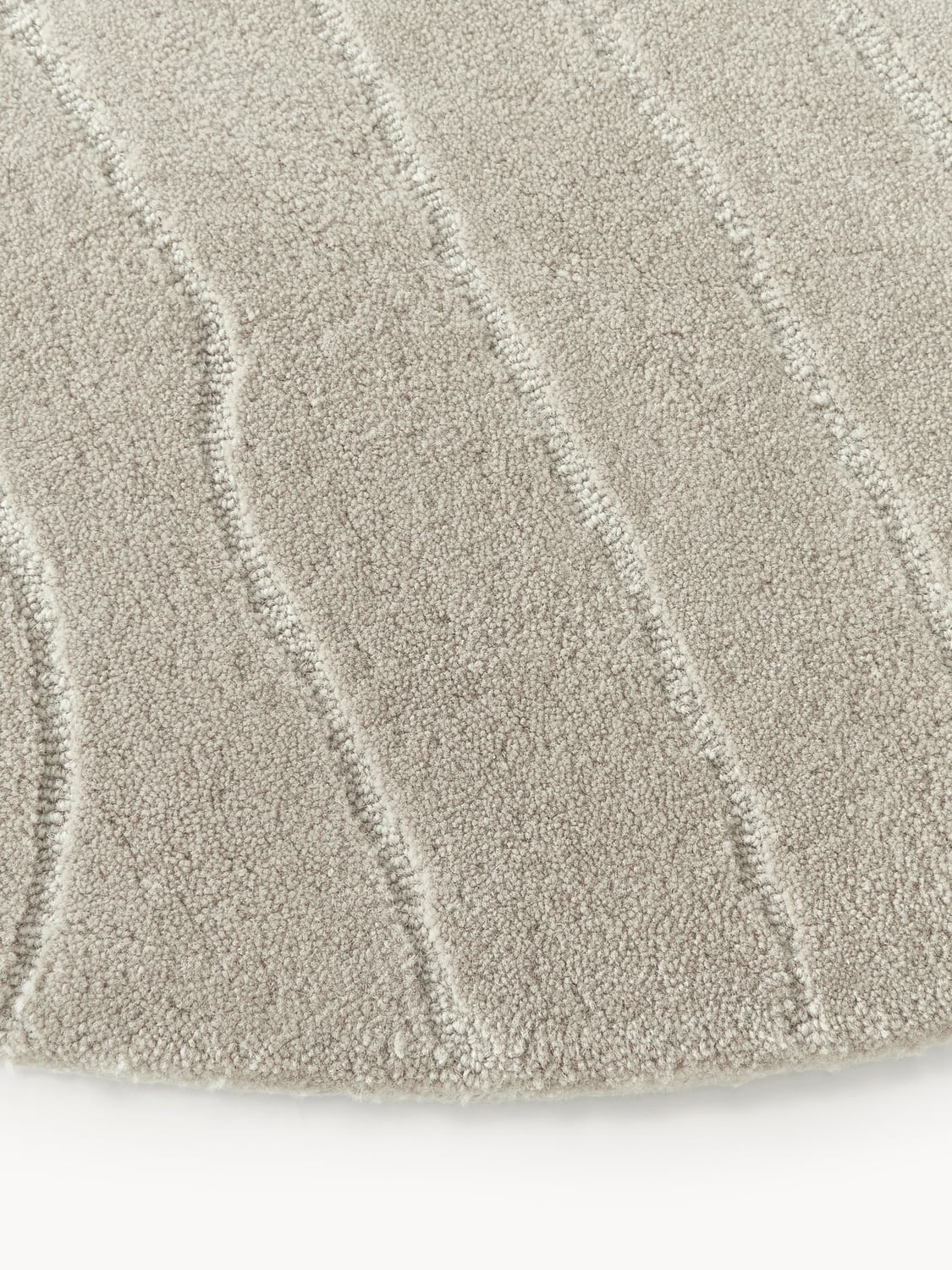 Aaron Round Wool Rug, Hand-Tufted